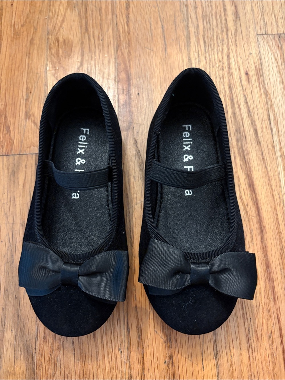 Felix & Flora Velvet Dress shoes